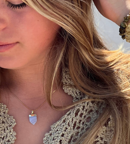 Collier Pentagone Calcédoine en pierre naturelle La Belle Bobo